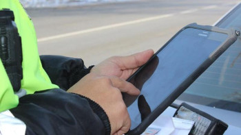 Фотография к новости: Оралдық полицейлер мемлекет ақшасына планшет сатып алған