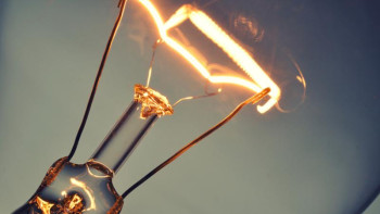 Фотография к новости: АҚШ-та 50 мыңнан астам адам жарықсыз қалды 