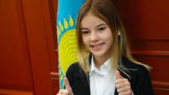 Фотография к новости: Данэлия Төлешова америкалық The real ток-шоуына қатысты