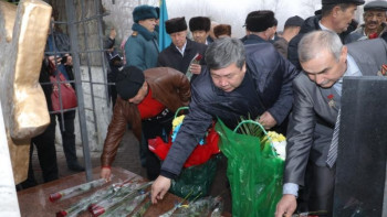 Фотография к новости: Түркістанда ауған ардагерлеріне құрмет көрсетілді