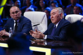 Фотография к новости: Қолыма күрек ұстап жүріп, президент боламын деп ешқашан ойламадым – Назарбаев 