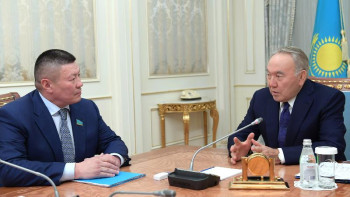 Фотография к новости: Назарбаев ауған соғысы ардагерін қабылдады