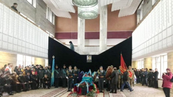 Фотография к новости: Қазақстан халқы Қара майорды ақтық сапарға шығарып салды