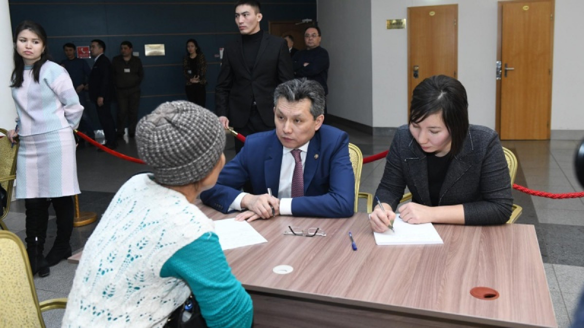 Астана әкімі көпбалалы аналармен кездесті