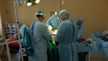 Фотография к новости: Түркістанда дәрігерлер қарияның тізе буынын алмастырды