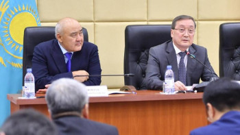 Фотография к новости: Мәжіліс депутаттары мен Ауылшаруашылығы министрлігі қоғамдық қайраткерлердің жерді пайдалануға байланысты ұсыныстарына  қатысты  пікір білдірді 