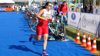 Фотография к новости: Қазақстандық әйелдерге триатлон тегін үйретіледі