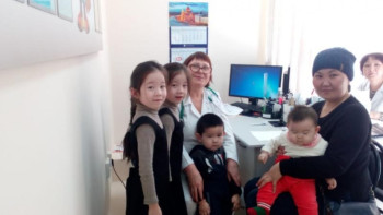 Фотография к новости: ШҚО-да 700 көпбалалы ана медициналық тексерістен өтті