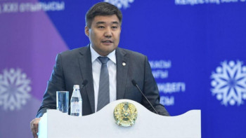 Фотография к новости: Еліміздегі сауалнама нәтижесі: Жастар отбасылық бақытты бірінші орынға қойды