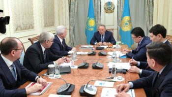 Фотография к новости: Назарбаев «Лукойл» президентін қабылдады