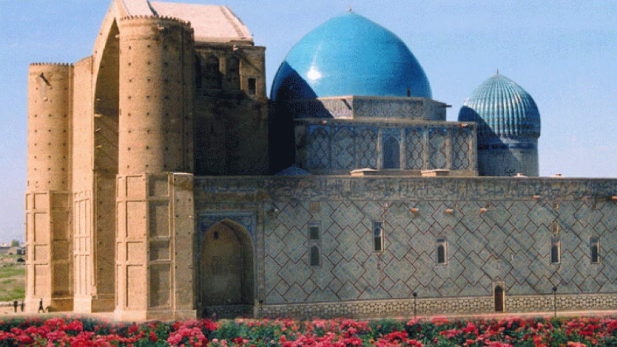 Мұхамедиұлы: Түркістанда 18 тарихи аймақ қайта қалпына келтіріледі
