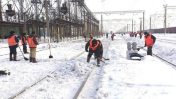 Фотография к новости: Қарағанды көлік прокурорлары 2 мыңнан астам теміржолшыға арнайы киім берілуіне ықпал етті