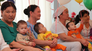 Фотография к новости: Маңғыстау облысында көпбалалы отбасыларға 100 мың теңге төленеді