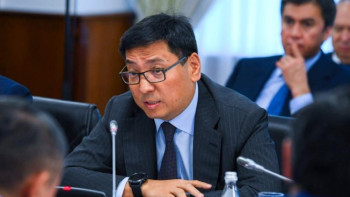 Фотография к новости: Досаев көпбалалы аналарға берілетін жәрдемақы мәселесі қашан шешімін табатынын айтты