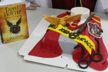 Фотография к новости: Оқушылардың қолынан шыққан «тәп-тәтті кітаптар»