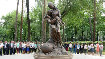 Фотография к новости: Сара Кэмерон: Қазақстандағы ашаршылық пен адам айтқысыз қасірет – The Diplomat