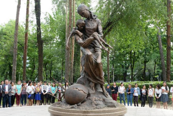 Фотография к новости: Сара Кэмерон: Қазақстандағы ашаршылық пен адам айтқысыз қасірет – The Diplomat