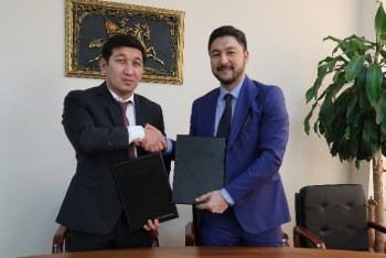 Фотография к новости: «Отандастар» мен «Болашақ» шетелдегі қандастардың жоғары білім алуына жағдай жасайды