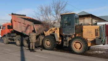 Фотография к новости: Павлодарда көп балалы 40 отбасыға тегін көмір таратылды