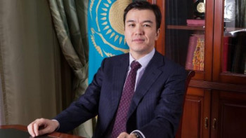 Фотография к новости: Дəленов Сүлейменовтың қандай министр болғанын айтты