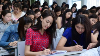 Фотография к новости: Көпбалалы отбасының балалары Қыздар университетінде жеңілдікпен оқиды