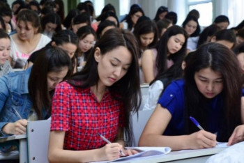 Фотография к новости: Көпбалалы отбасының балалары Қыздар университетінде жеңілдікпен оқиды