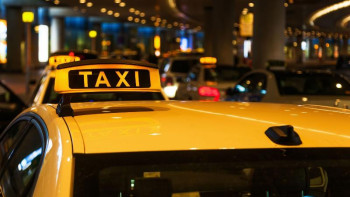 Фотография к новости: Алматылық таксист әуежайдан қала ортасына дейін жолаушыны 23 мың теңгеге жеткізген