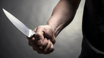 Фотография к новости: Алматыда ұрланған заттарды сататындар полицейге пышақ кезенген