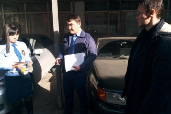 Фотография к новости: Алматыда алимент төлемегендердің көлігі тәркіленді