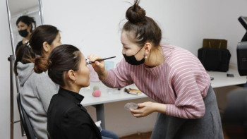 Фотография к новости: Атырауда әйелдерді жаңа мамандыққа оқыту басталды