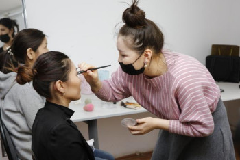 Фотография к новости: Атырауда әйелдерді жаңа мамандыққа оқыту басталды