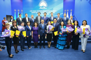 Фотография к новости: Жас нұротандықтар партия қатарына қабылданды