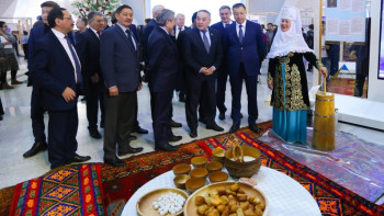 Фотография к новости: Жансейіт Түймебаев: Алғыс айту күні Қазақстан халқын жақындастыра түсті