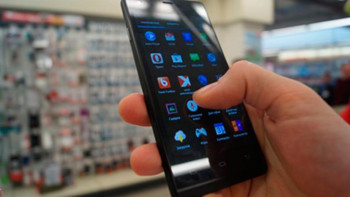 Фотография к новости: Көкшетаулық көпбалалы аналарға смартфондар тарту етілді