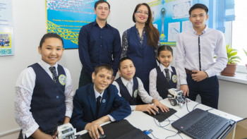 Фотография к новости: ШҚО мұғалімдері жаңа IT сыныптарда сабақ өткізуге дайын