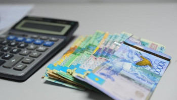 Фотография к новости: Білім саласында жалақысы аз қызметкерлердің еңбекақысы көтеріледі