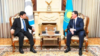 Фотография к новости: Мамин Дүниежүзілік кеден ұйымының бас хатшысымен кездесті