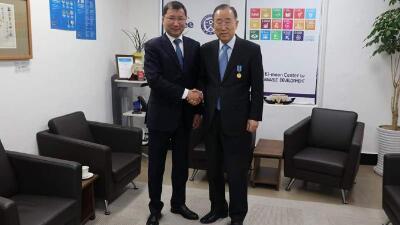 ҚР елшісі Пан Ги Мунге мерейтойлық медаль табыстады
