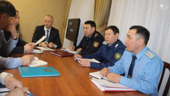 Фотография к новости: Алимент төлемеген әкелердің көліктері айып тұрағына қойылды