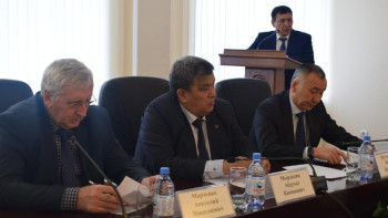 Фотография к новости: Ақтөбеде мемлекеттік қызметкерлер жазаланды