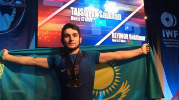 Фотография к новости: Қазақстандық зілтемірші әлем рекордын жаңартып, чемпион атанды