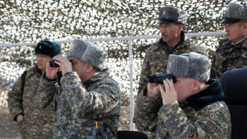 Фотография к новости: Әскерлердің жауынгерлік дайындығы тексерілді