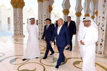 Фотография к новости: Елбасы Абу-Дабидегі шейх Заид мешітіне барды