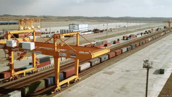 Фотография к новости: Түрікменстандықтарға Өзбекстанға тауар кіргізуге тыйым салынды