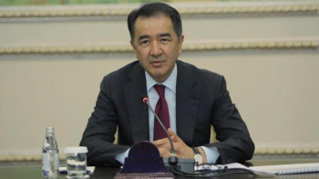 Фотография к новости: Сағынтаев Жастар жылы аясында жүргізіліп жатқан жұмыстармен танысты