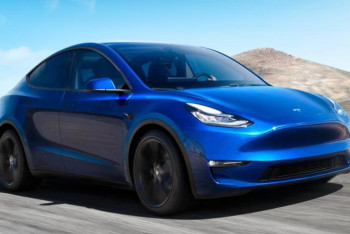 Фотография к новости: Tesla жаңа электрокроссоверін таныстырды