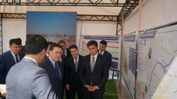 Фотография к новости: Асқар Мамин Шымкенттегі «Тұран» шағын ауданына барды