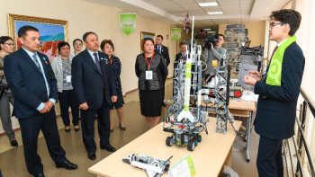 Фотография к новости: Қызылордада танымал ғарышкерлердің қатысуымен Наурыз оқулары өтіп жатыр