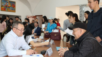 Фотография к новости: Бос жұмыс жәрмеңкесі. 53 қызылордалық тұрақты қызмет тапты