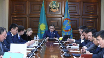 Фотография к новости: Бақыт Сұлтанов көпбалалы отбасыларға көрсетілетін көмек туралы айтты